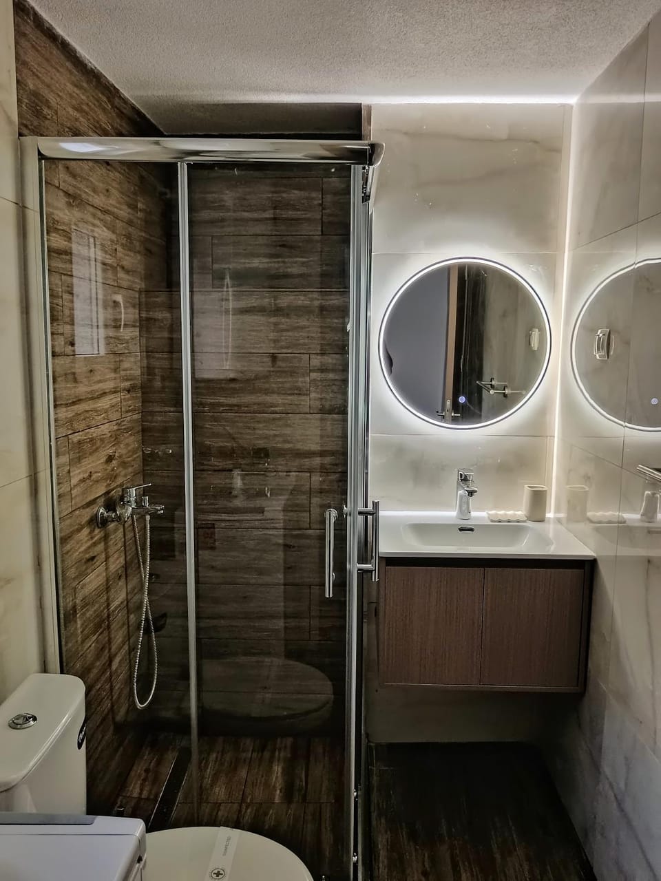Shower, Toilet, Bathroom