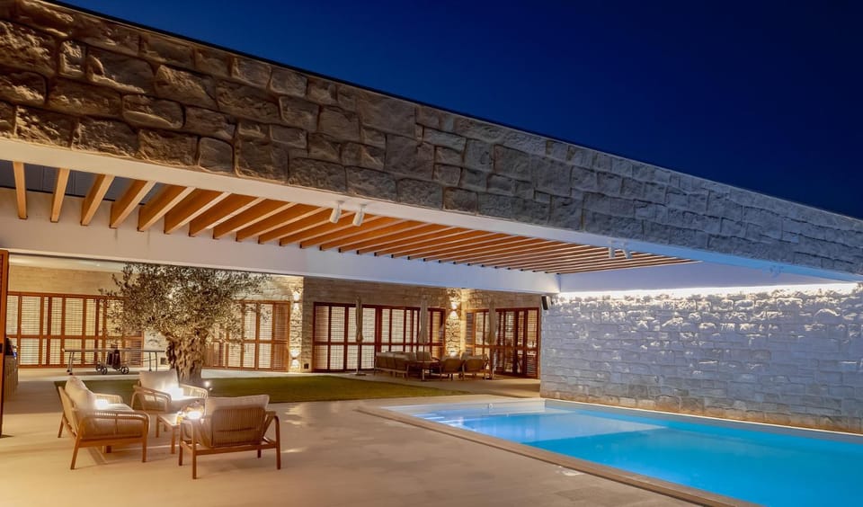 BBQ facilities, Children play ground, Sauna, View (from property/room), Seating area, Landmark view, Mountain view, Swimming pool, air conditioner