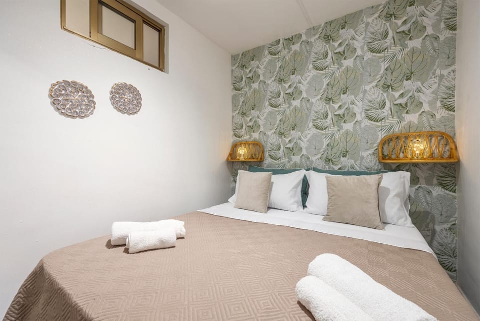 Living room, Bedroom