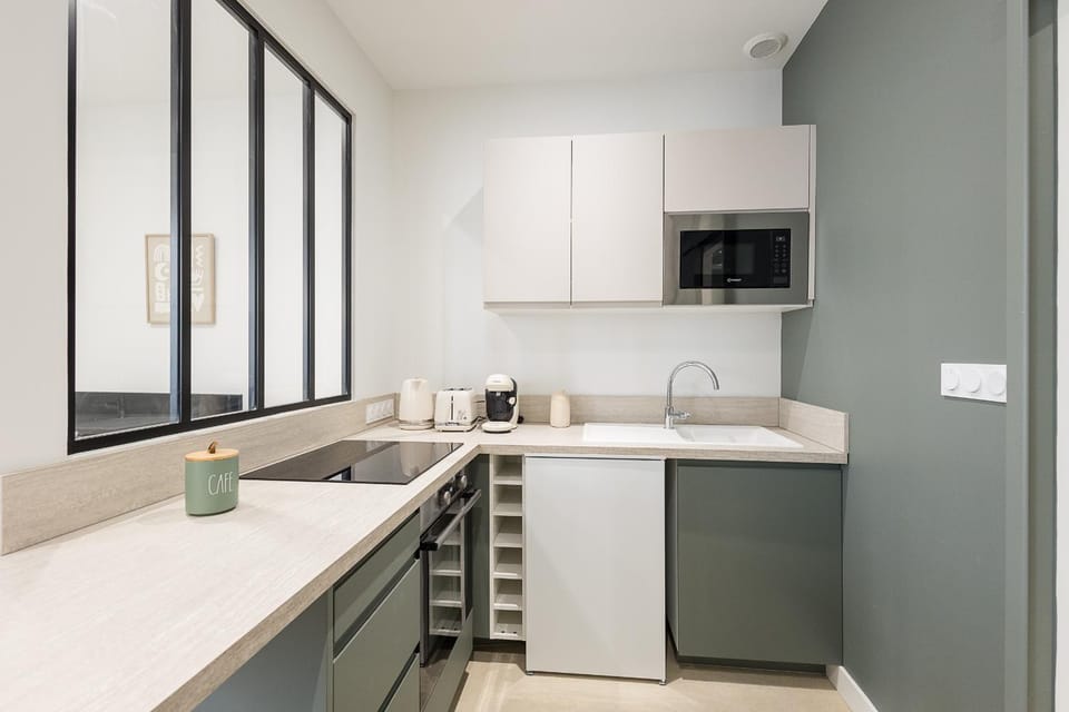 Kitchen or kitchenette, stove, stove