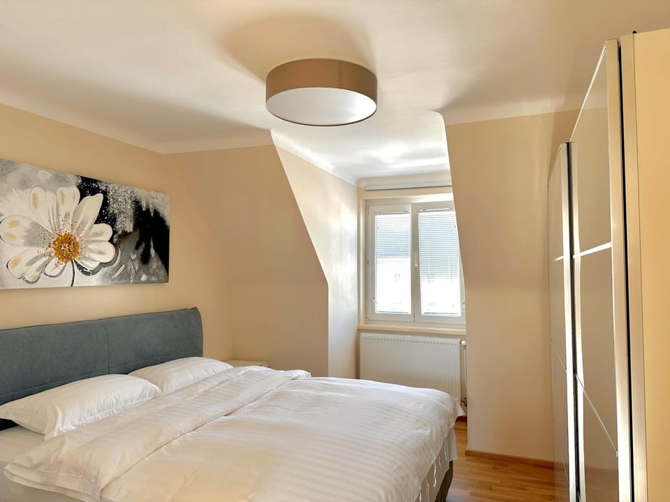 Bedroom, wardrobe