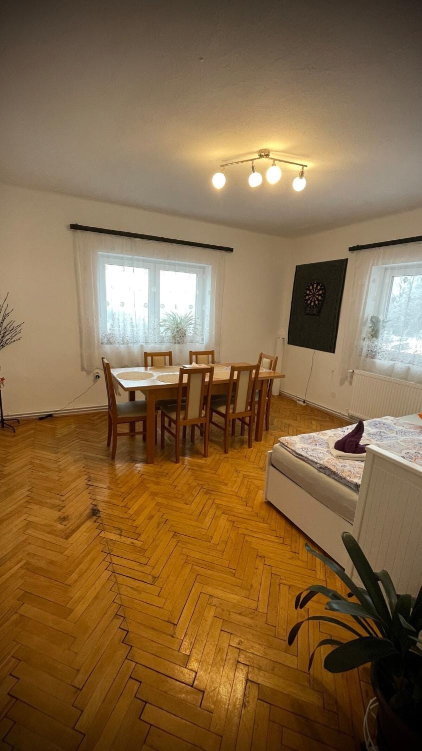Living room, Seating area, Dining area, Evening entertainment