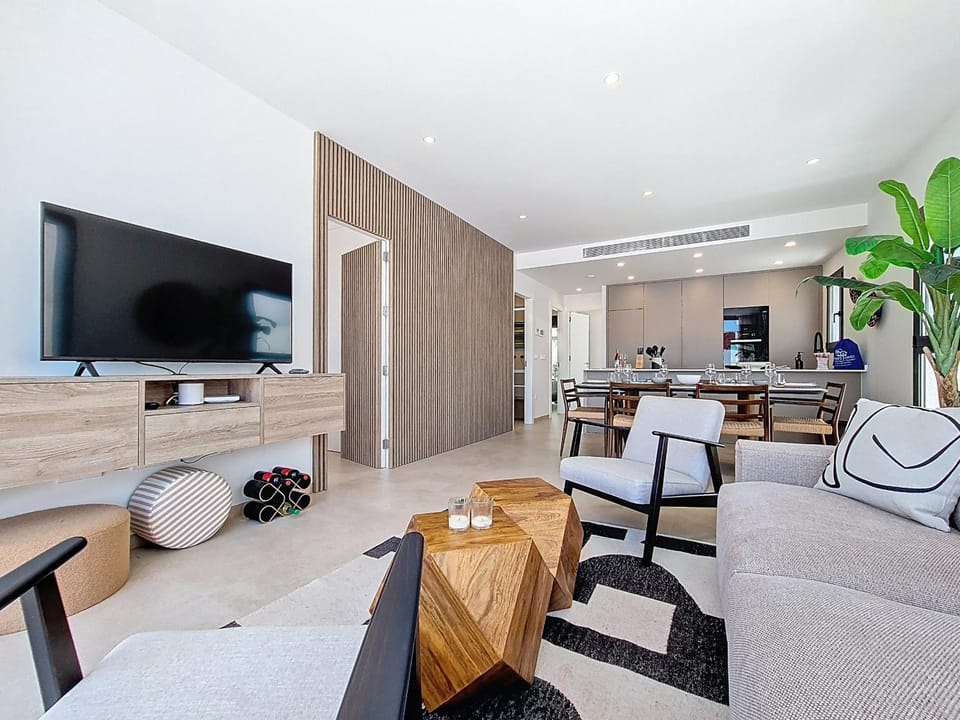 Communal lounge/ TV room, Living room