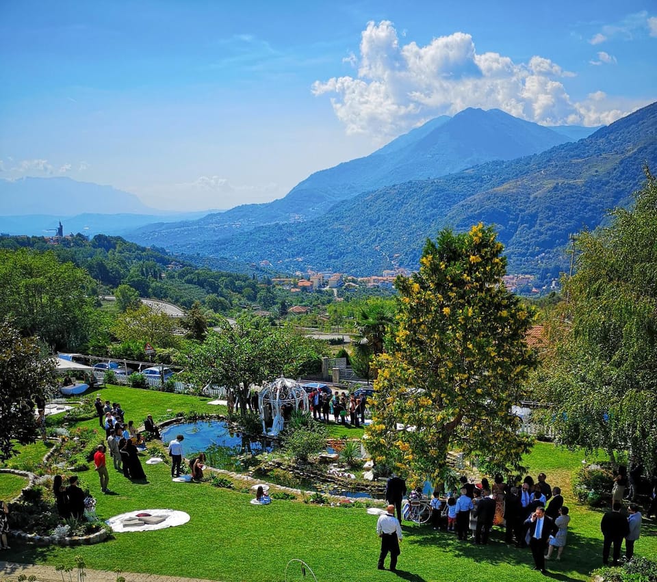 View (from property/room), City view, Garden view, Lake view, Landmark view, Mountain view, River view, Street view