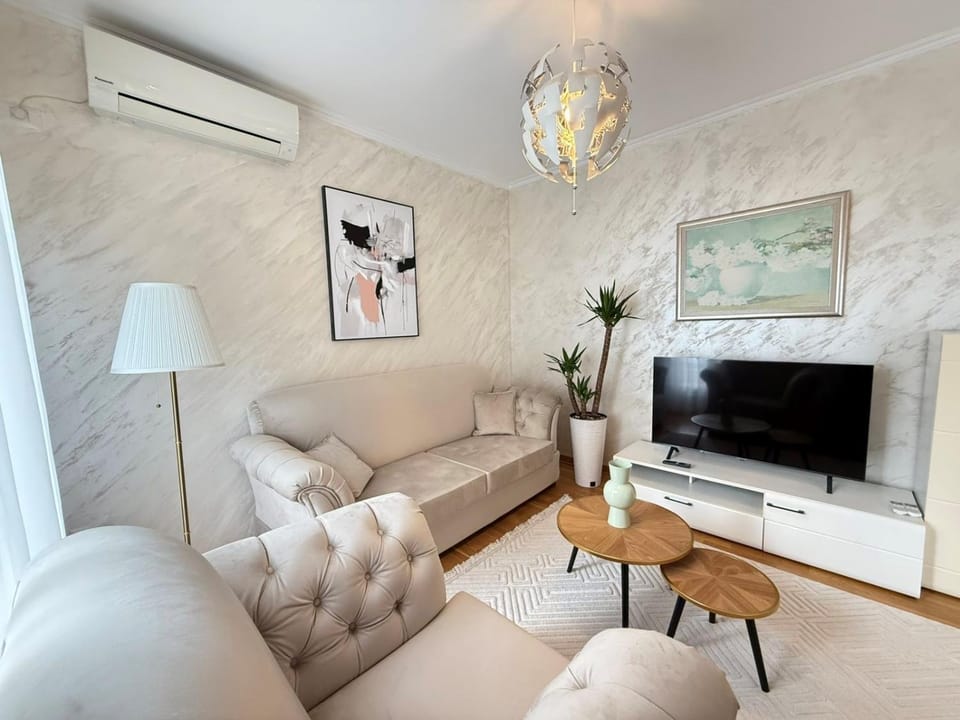 SunnyWeek Luxury Apartment Apartment in Podgorica