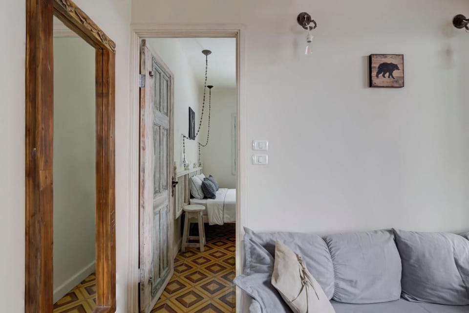 Seating area, Bedroom