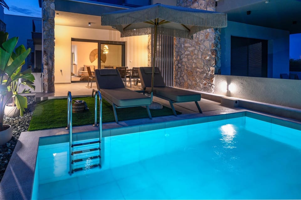 Night, Swimming pool, Swimming pool