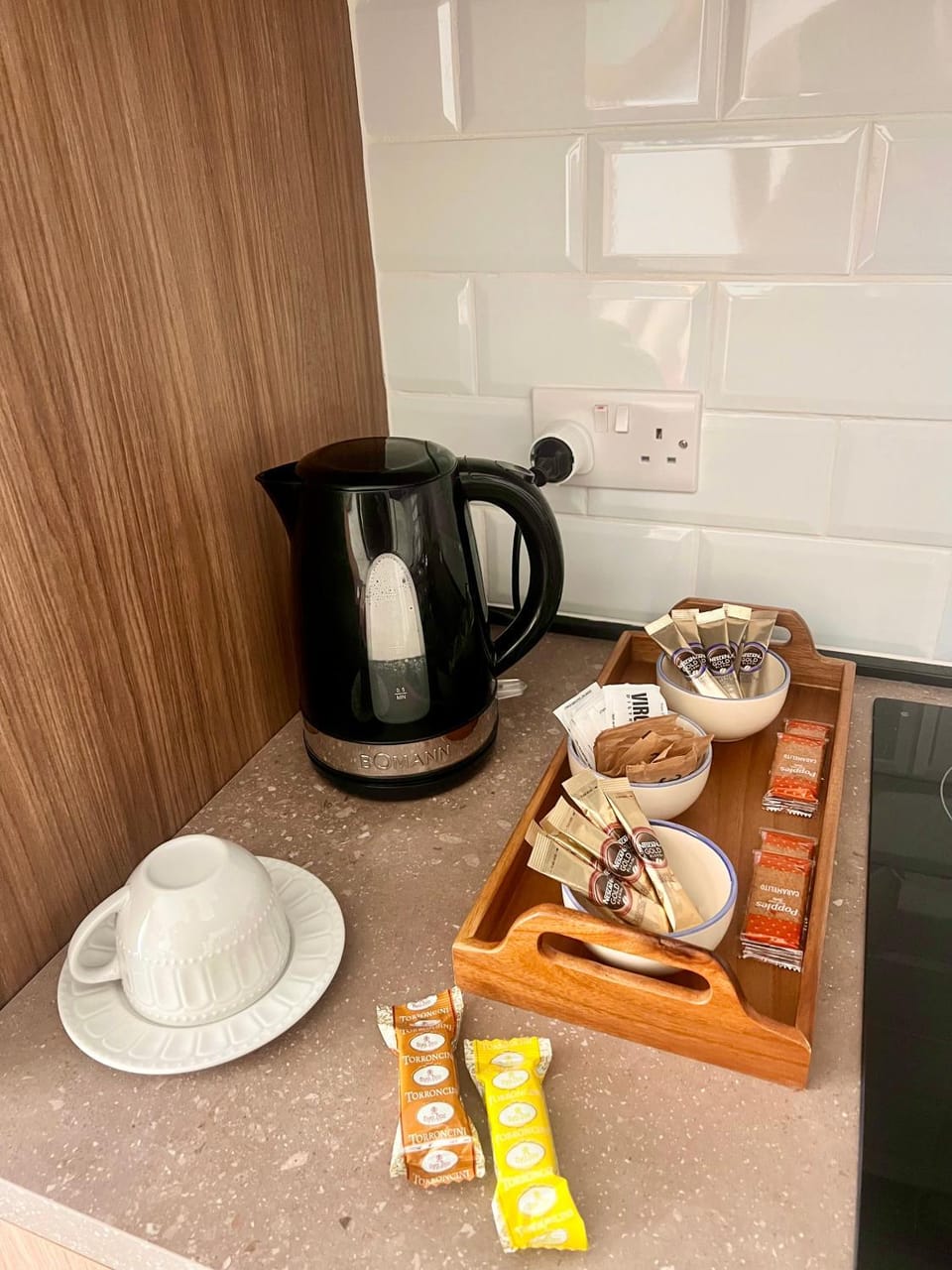 Coffee/tea facilities, Food and drinks
