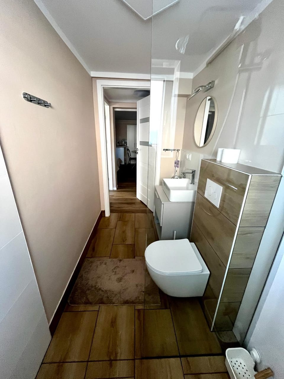 Shower, Toilet, Bathroom, hair dryier, locker