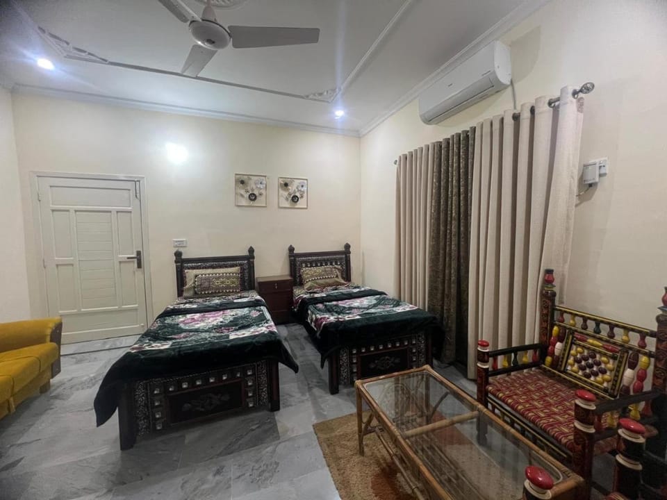 Bed, Photo of the whole room, Bedroom, air conditioner