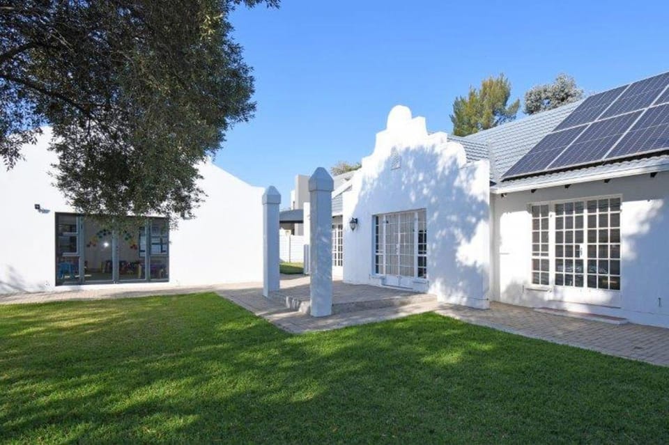 Property building, Garden, Garden view