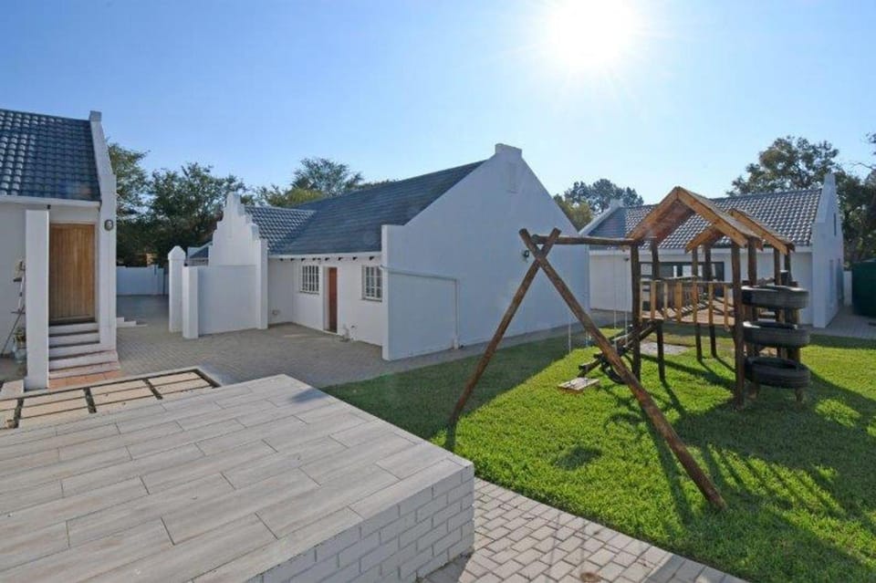 Property building, Children play ground, Garden, Garden, TV and multimedia, Garden view