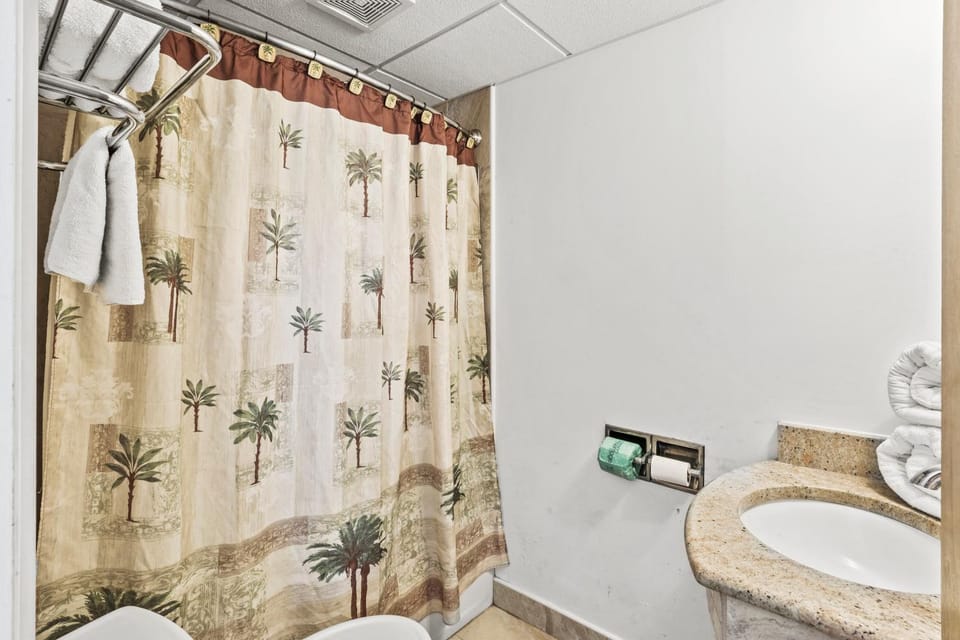 Waikiki Oceanfront Resort Motel in Wildwood Crest