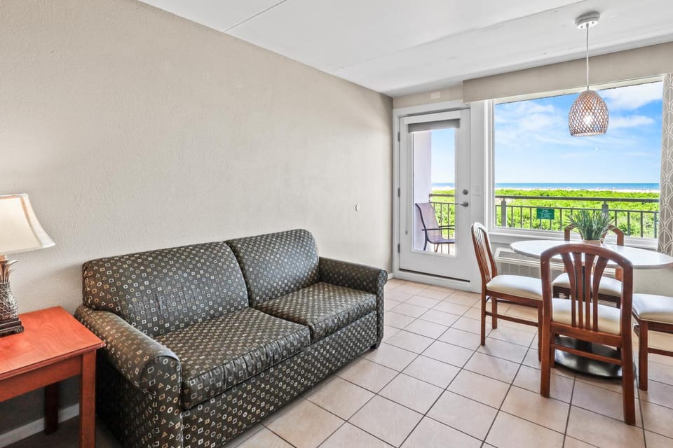 Waikiki Oceanfront Resort Motel in Wildwood Crest