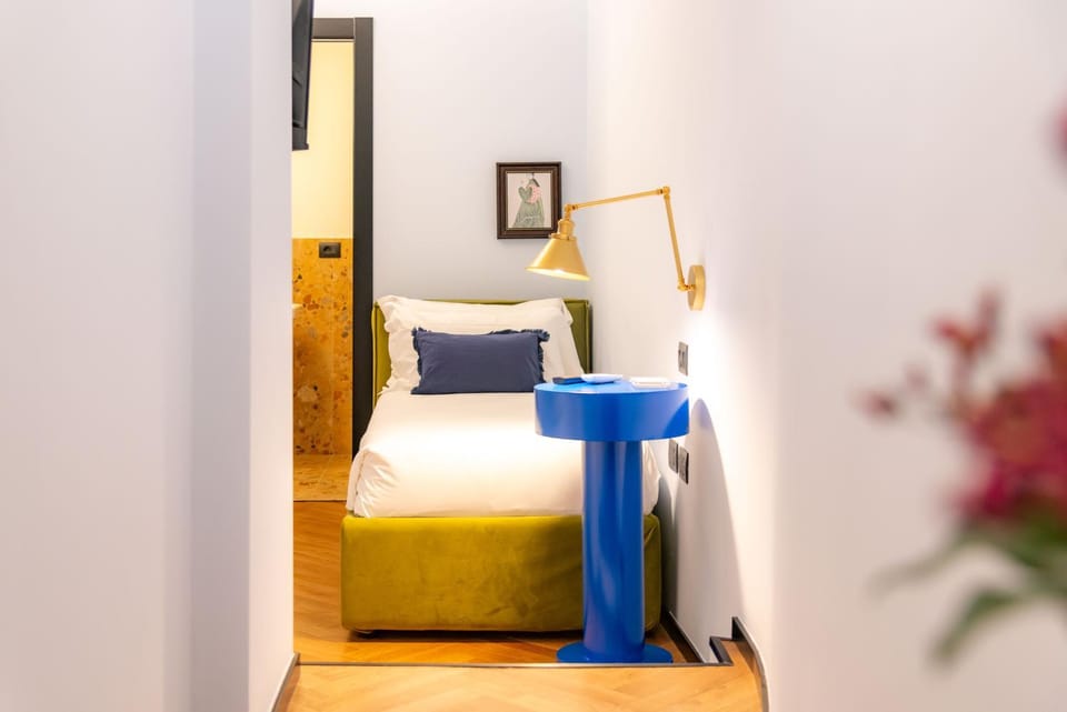 Bed, Photo of the whole room