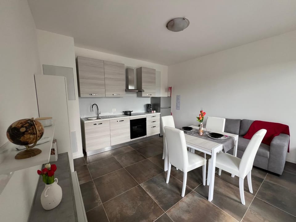 Living room, Dining area, kitchen