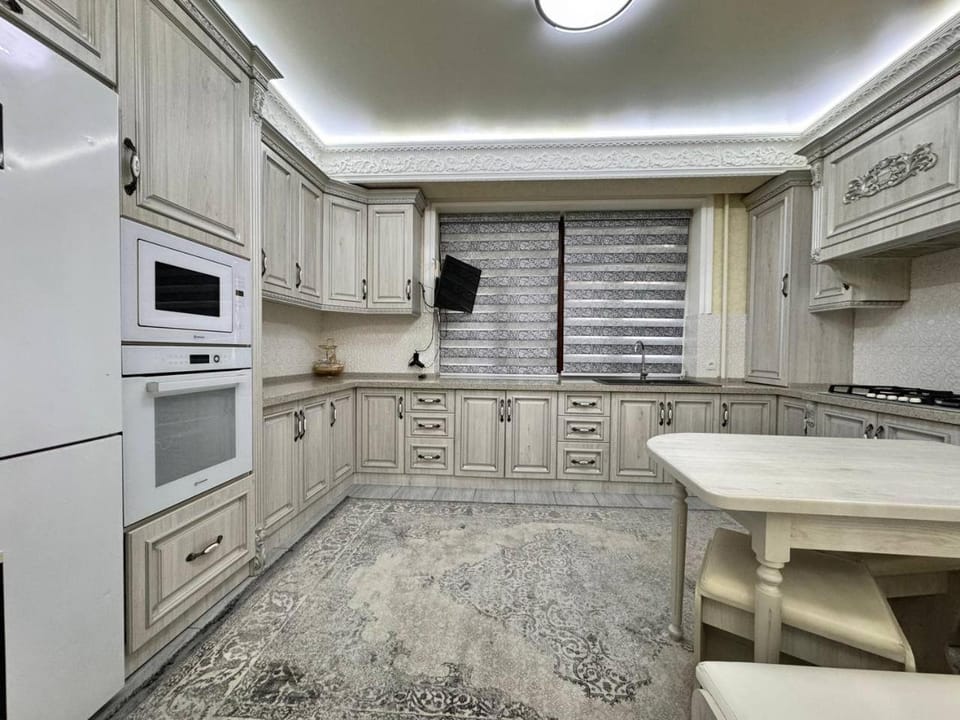 Kitchen or kitchenette, dishwasher, oven, pet friendly, stove