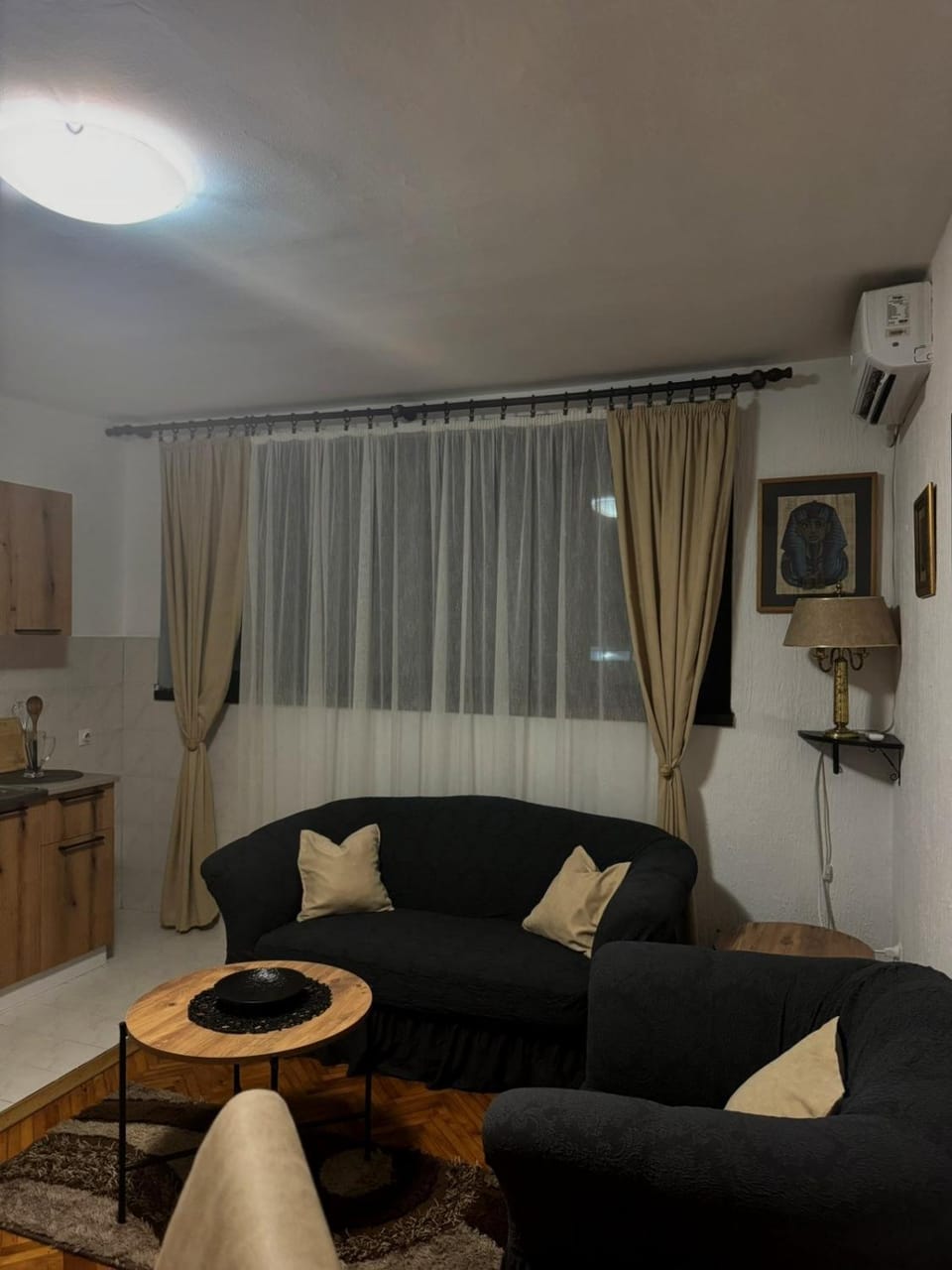 Kitchen or kitchenette, Living room, Seating area, air conditioner