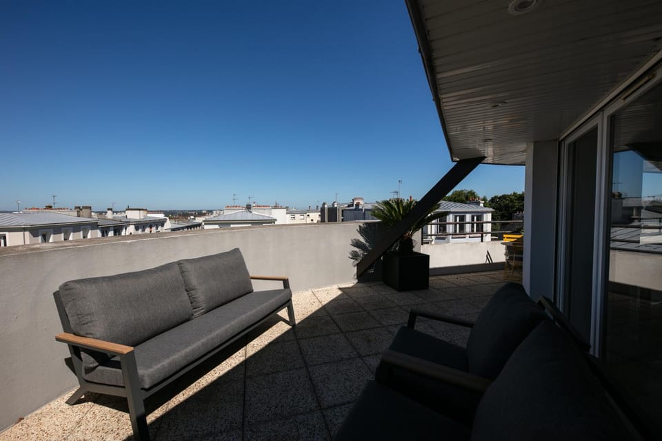 Appart de standing au centre-ville avec Vue Mer Terrasse et Garage Apartment in Brest