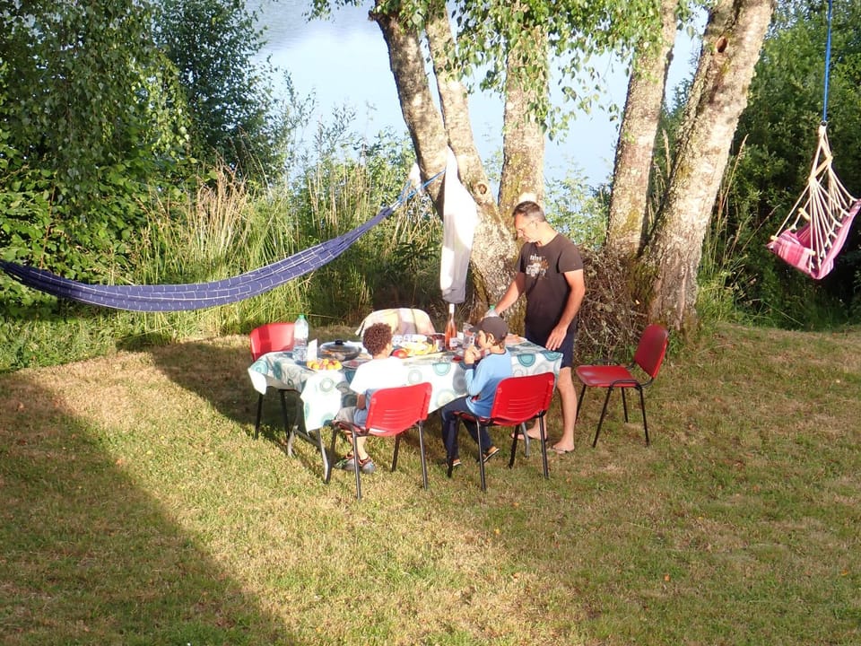 Natural landscape, Garden view, group of guests