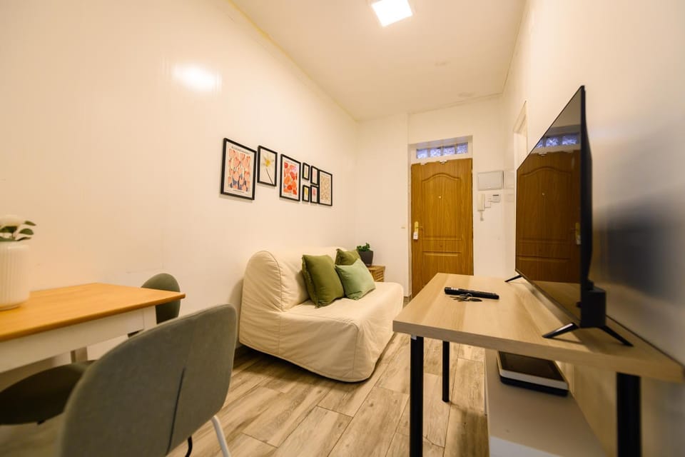 Charming two-bedroom apartment Temporary AALB230 Apartment in Madrid