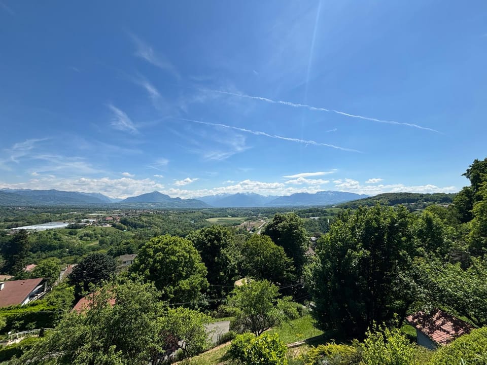 L'Horizon I Parking - Vue exceptionnelle - Wifi - Lit double - Nature Apartment in Canton of Geneva