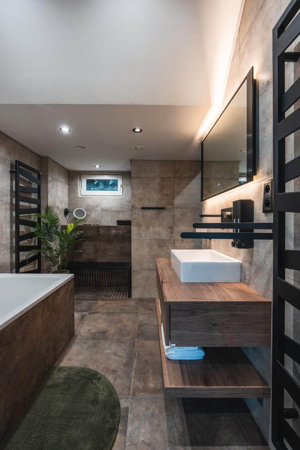 Bathroom, Bath, towels