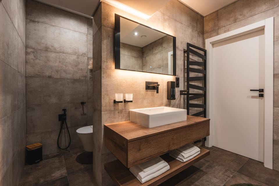 Bathroom, towels