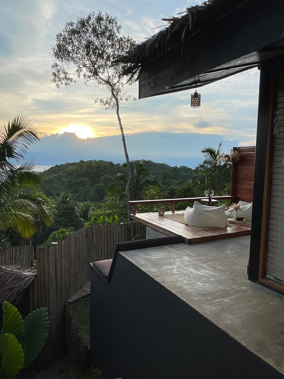 Mountain view, Sea view