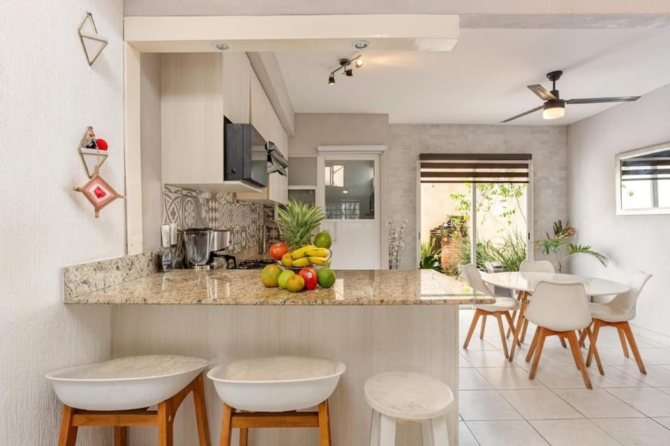 CASA Playa 3BED 4BATH - En residencial con piscina House in Playa del Carmen