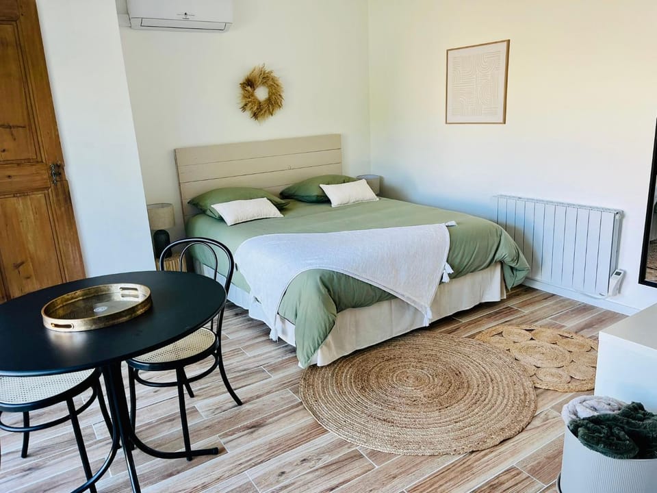 Living room, Bedroom