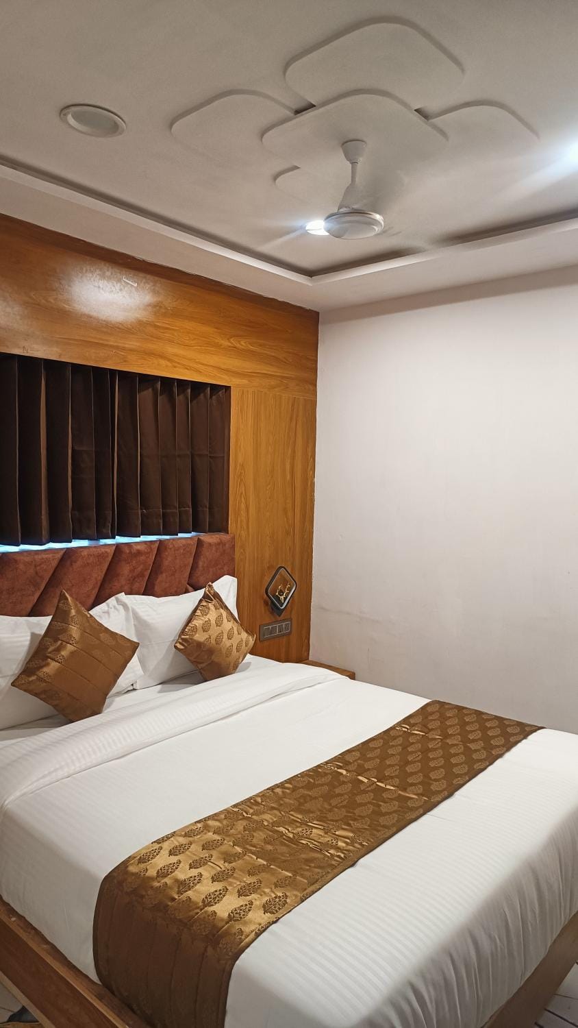 Hotel kavya inn Hotel in Ahmedabad
