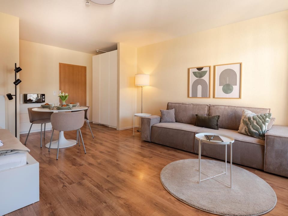 Living room, Dining area