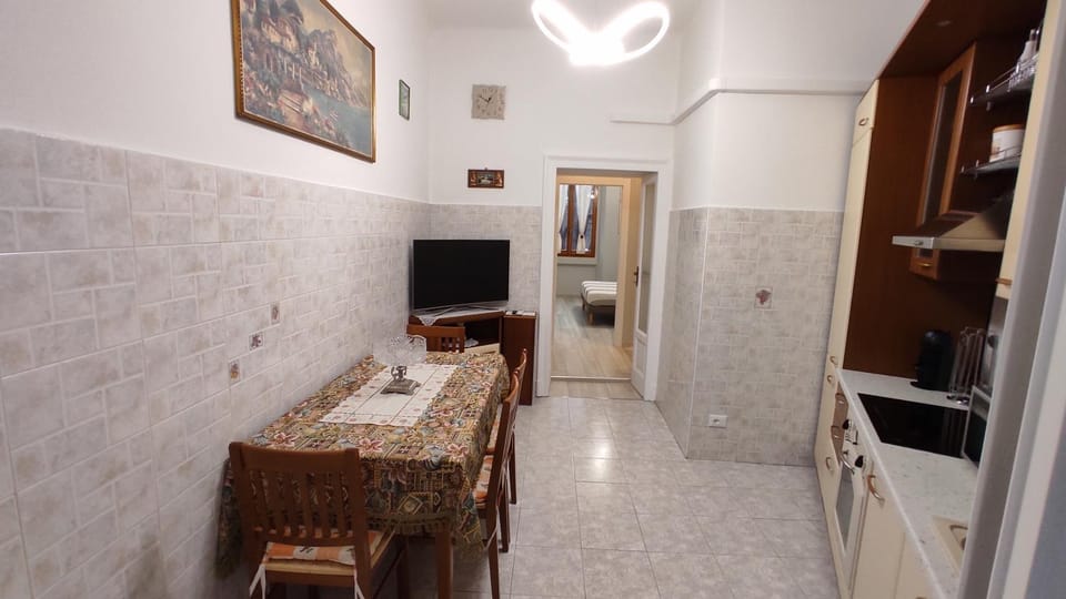 TV and multimedia, Kitchen or kitchenette, Seating area, Dining area, oven