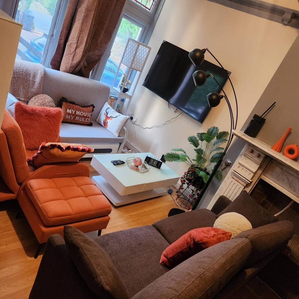 Charming Victorian Apartment in Central Wolverhampton Apartment in Wolverhampton