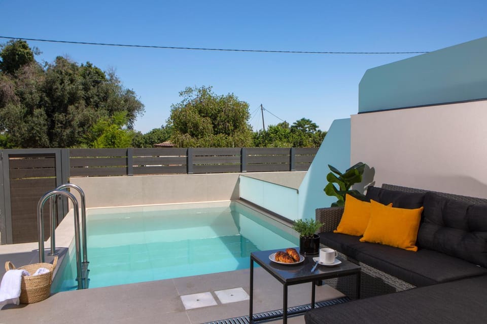 Patio, Balcony/Terrace, Pool view