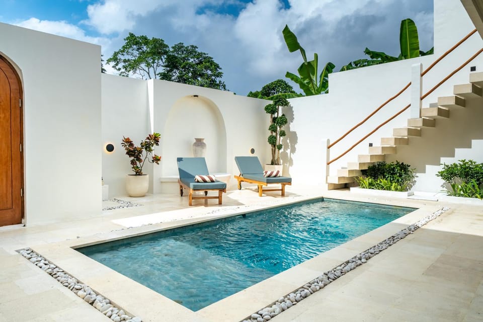 Patio, Day, Pool view, Swimming pool, sunbed
