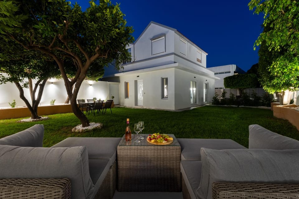 Property building, Patio, Garden, Garden view