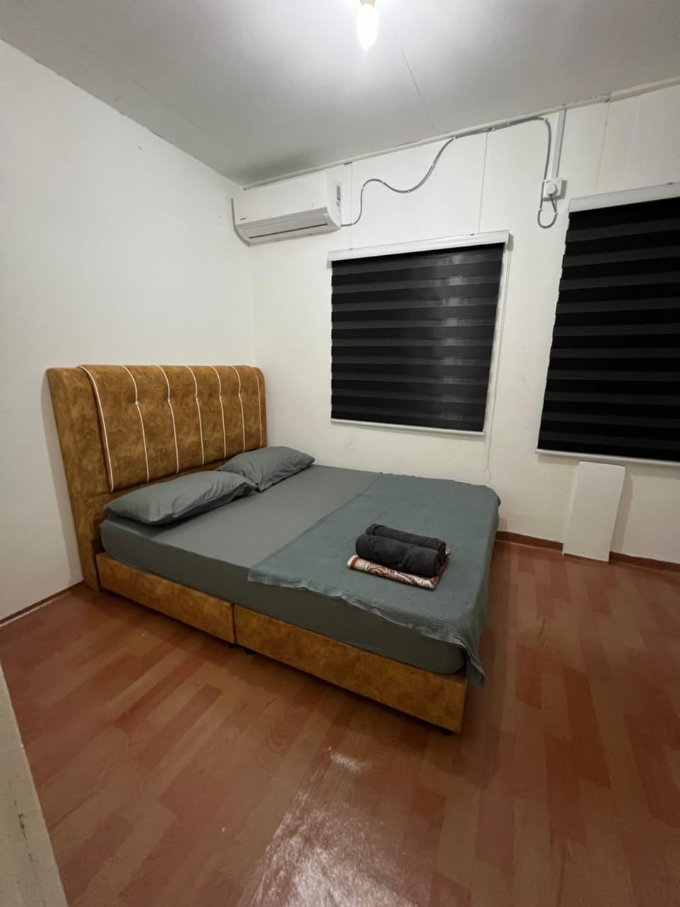 Bed, Bedroom, air conditioner