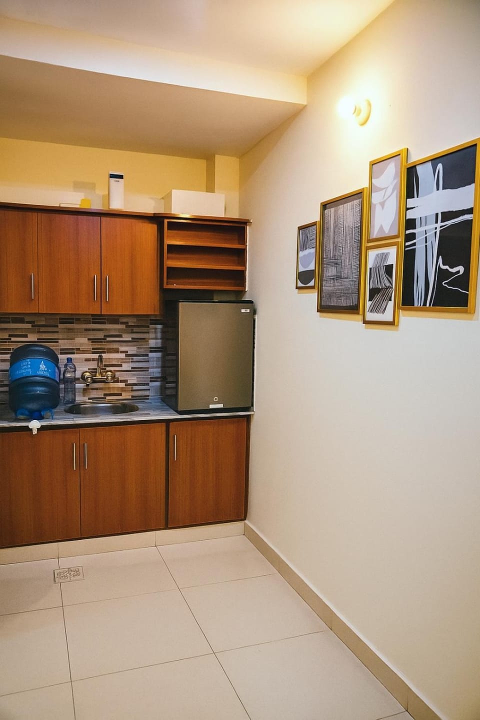 Kitchen or kitchenette