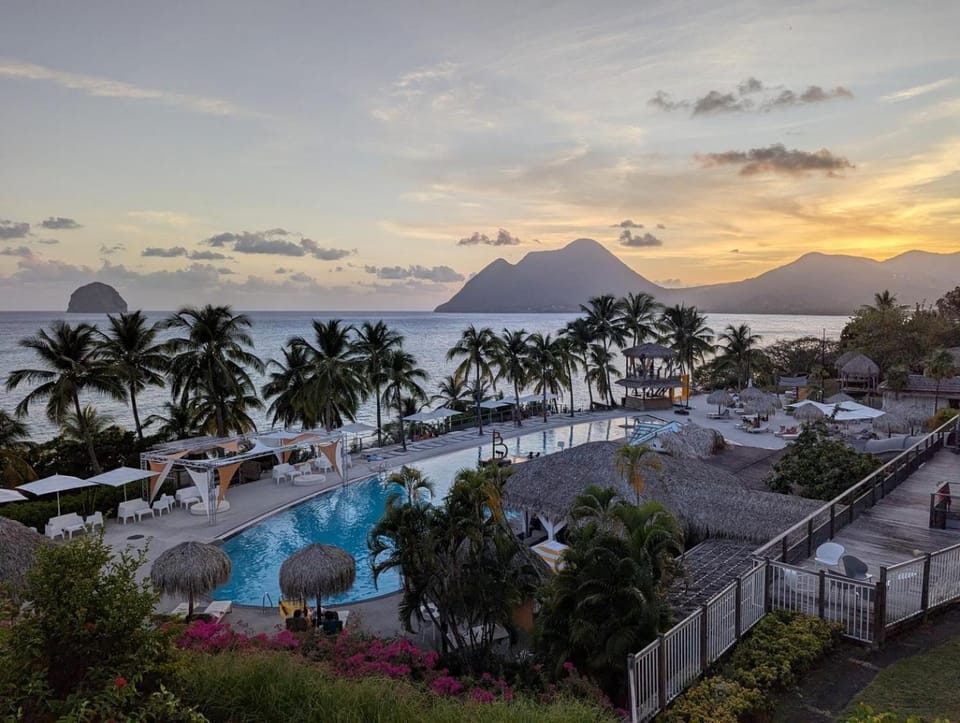 Nearby landmark, Natural landscape, Mountain view, Pool view, Sea view, Swimming pool, Sunset