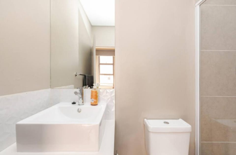 Home away from home - Rosebank Apartment in Johannesburg
