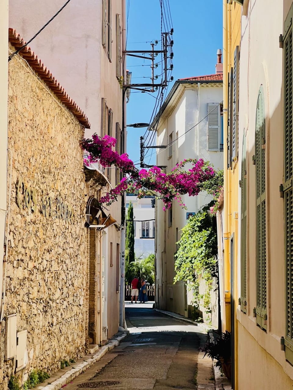Neighbourhood, Street view