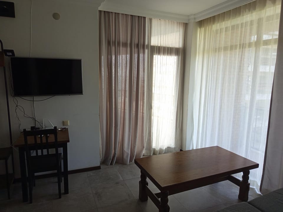TV and multimedia, Living room, Dining area