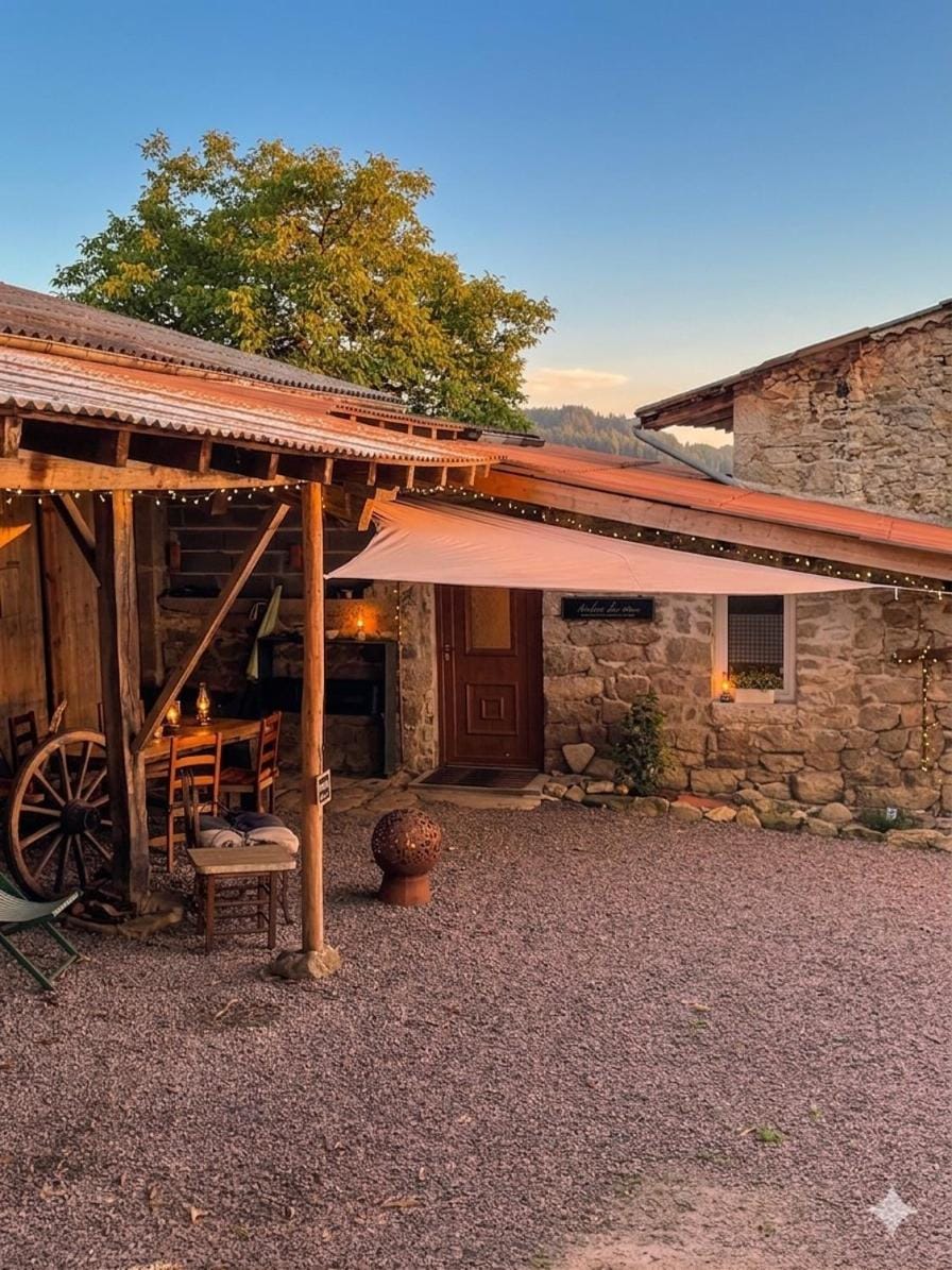 La Forêt suspendue - Gîte nature sur 9ha - option Spa avec vue panoramique Apartment in Auvergne-Rhône-Alpes