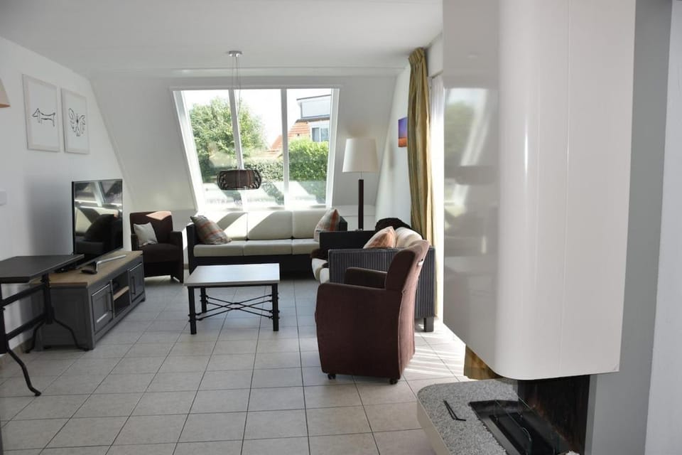 Beach,sea,and tranquility 6-person villa with sauna pet-friendly House in Scharendijke