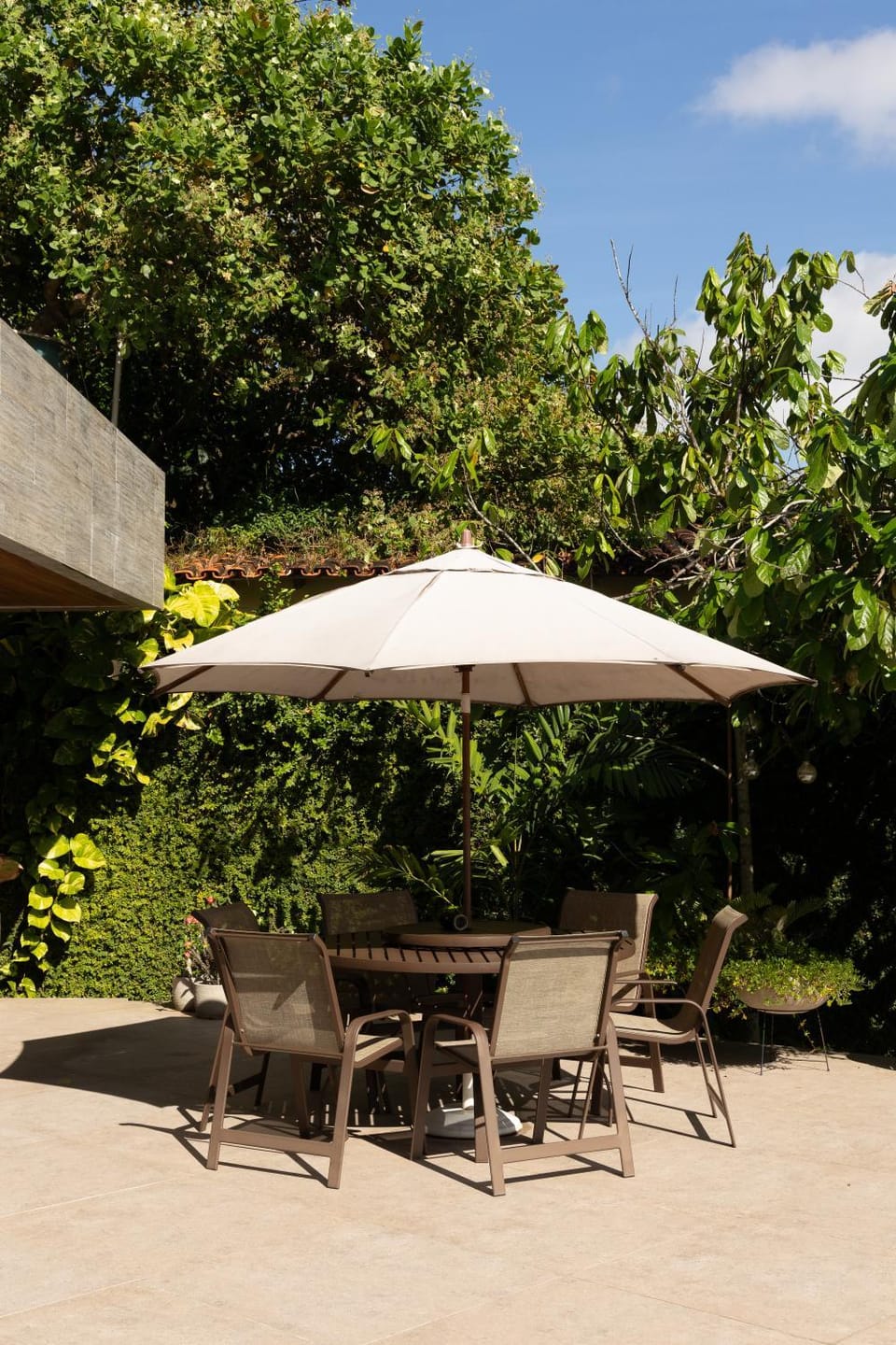 Patio, Solarium, Spa and wellness centre/facilities