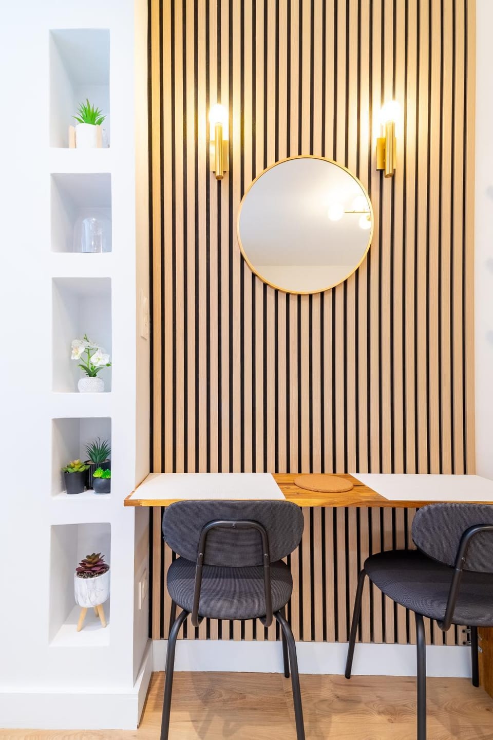 Seating area, Dining area