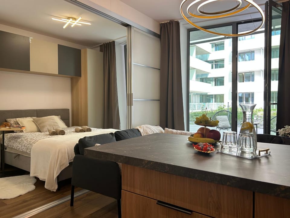 Bed, Living room, Photo of the whole room, Seating area, Bedroom, towels