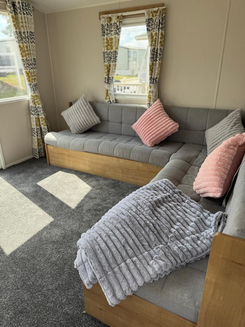 Well equipped beach caravan Apartment in Leysdown-on-Sea